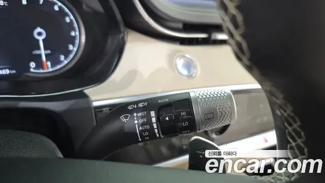 Genesis GV70 2021 — Photo 22/35