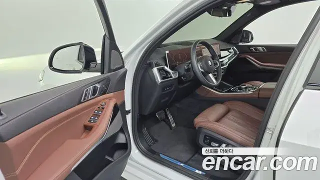 BMW X5 2025 — ფოტო 15/35