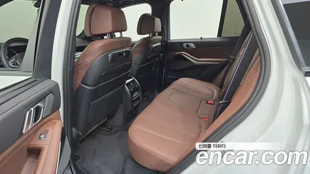 BMW X5 2025 — ფოტო 23/35