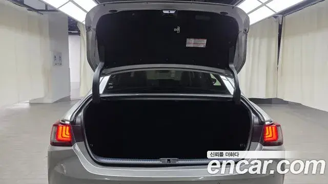Lexus ES300h 2021 — Photo 10/20