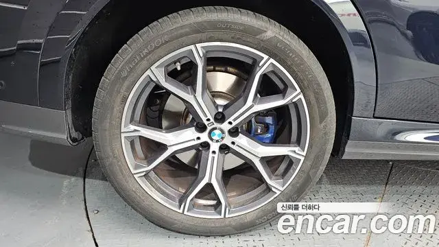 BMW X6 2020 — ფოტო 28/31