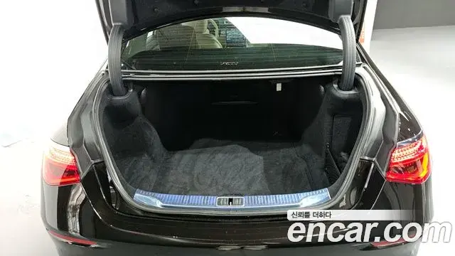 Mercedes-Benz S-Class 2023 — ფოტო 30/30
