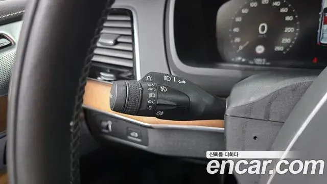 Volvo XC90 2019 — Фото 19/20