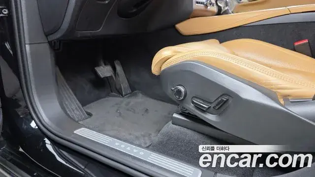 Volvo XC90 2019 — ფოტო 5/32