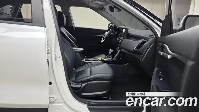 Kia Seltos 2020 — Şəkil 28/30