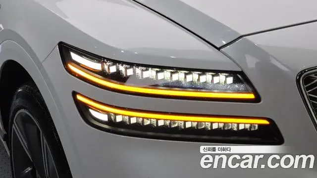 Genesis GV80 2023 — Photo 18/35