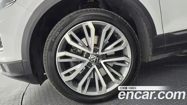 Volkswagen T-Roc 2021 — ფოტო 12/20