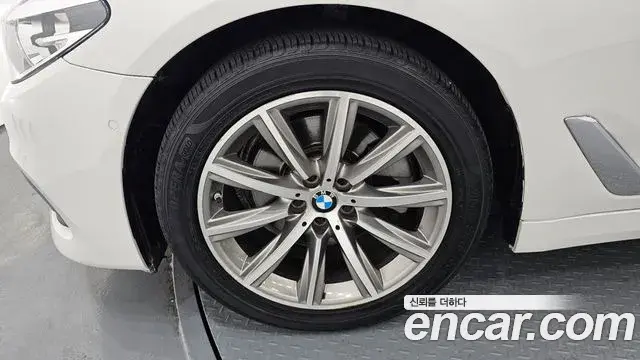 BMW 5 Series 2018 — Şəkil 20/20