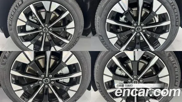 Volvo XC60 2026 — Photo 7/15