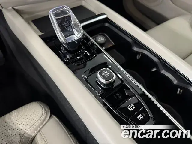 Volvo XC60 2026 — Photo 8/15