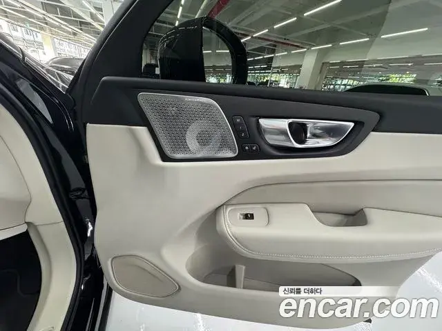 Volvo XC60 2026 — Photo 10/15