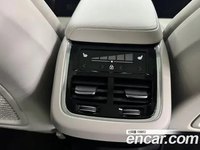 Volvo XC60 2026 — Photo 4/15