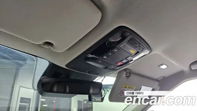 Kia Carnival 2023 — Şəkil 30/36