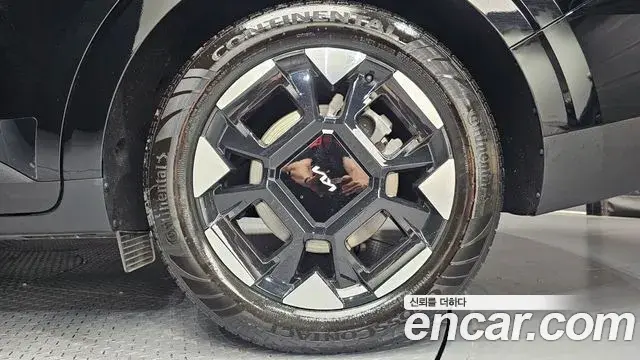 Kia Carnival 2023 — Şəkil 13/36