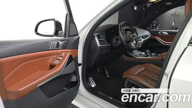 BMW X7 2019 — ფოტო 17/20