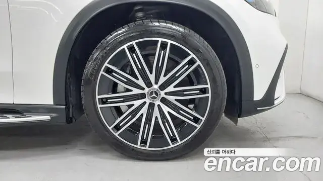 Mercedes-Benz EQE SUV 2023 — ფოტო 5/17