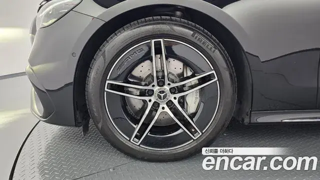 Mercedes-Benz E-Class 2024 — ფოტო 1/32
