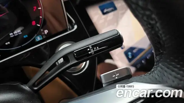 Mercedes-Benz E-Class 2024 — ფოტო 28/32