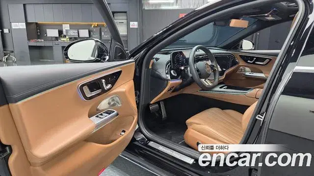 Mercedes-Benz E-Class 2024 — ფოტო 26/32