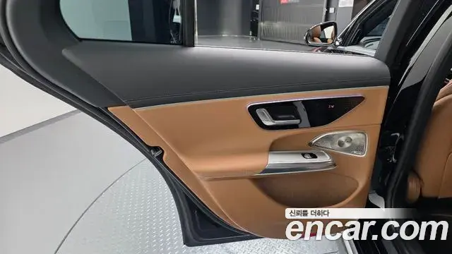 Mercedes-Benz E-Class 2024 — ფოტო 7/32