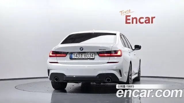 BMW 3 Series 2021 — ფოტო 13/32