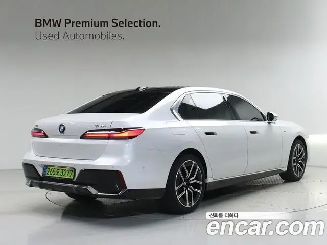 BMW 7 Series 2024 — Photo 14/20