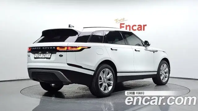 Land Rover Range Rover Velar 2018 — Фото 2/20