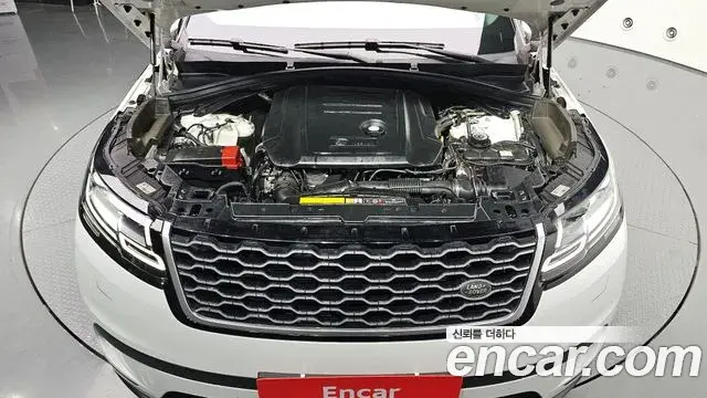 Land Rover Range Rover Velar 2018 — Фото 6/20
