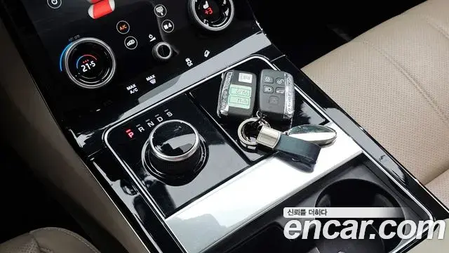 Land Rover Range Rover Velar 2018 — Фото 9/20