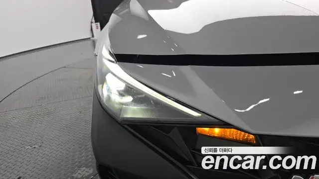 Hyundai The New Avante Hybrid 2022 — ფოტო 5/33