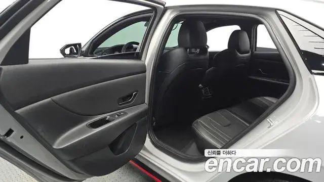 Hyundai The New Avante Hybrid 2022 — ფოტო 27/33