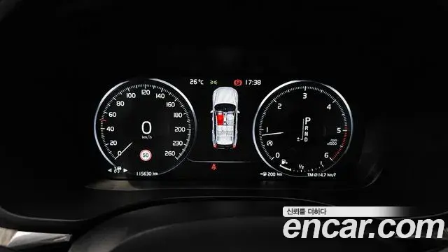 Volvo XC60 2019 — Photo 22/30