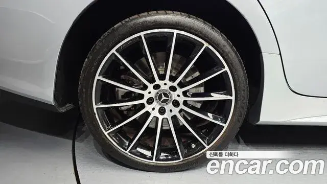 Mercedes-Benz CLS-Class 2021 — Фото 5/20