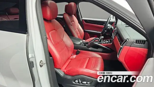 Porsche Cayenne 2020 — Фото 10/20