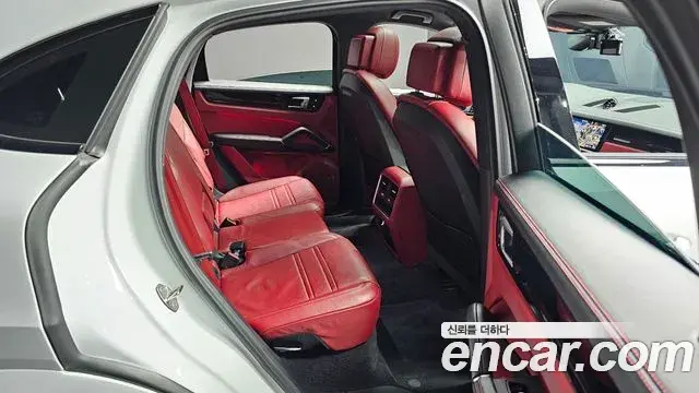 Porsche Cayenne 2020 — Фото 11/20