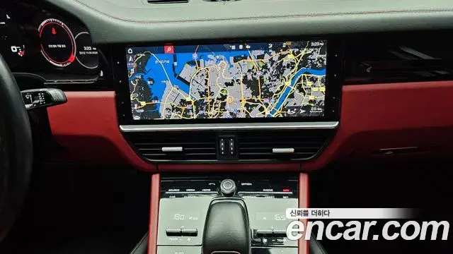 Porsche Cayenne 2020 — Фото 13/20