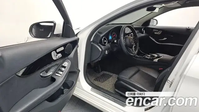 Mercedes-Benz C-Class 2020 — Фото 10/20