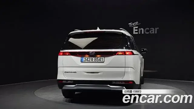 Kia Carnival 2021 — Фото 4/20