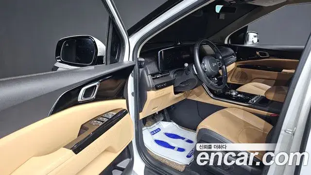 Kia Carnival 2021 — Фото 10/20