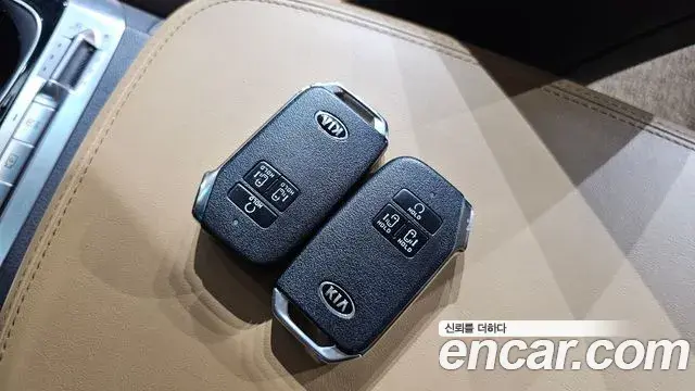 Kia Carnival 2021 — Фото 16/20