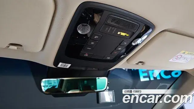 Kia Carnival 2021 — Фото 18/20