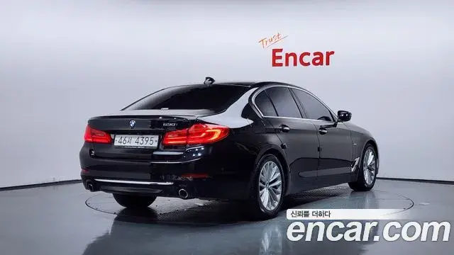 BMW 5 Series 2018 — Фото 1/20