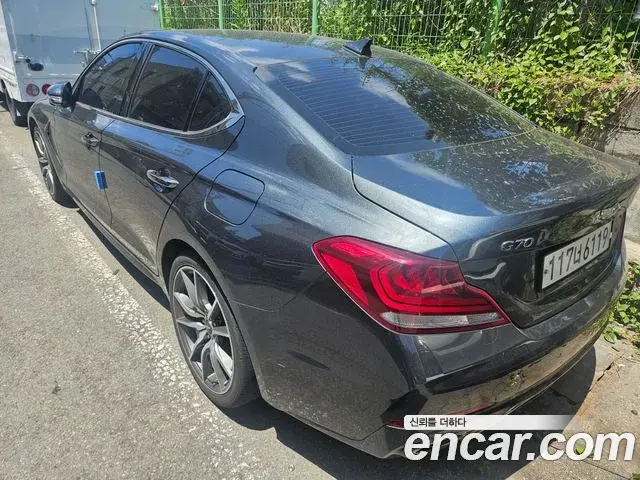 Genesis G70 2018 — Photo 9/12