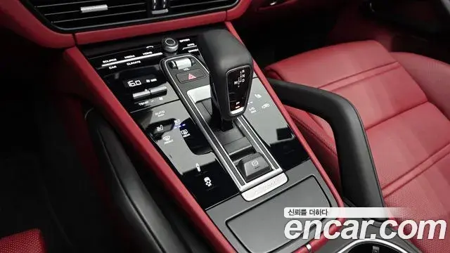 Porsche Cayenne 2023 — ფოტო 15/20