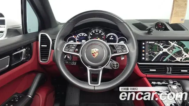 Porsche Cayenne 2023 — ფოტო 3/20