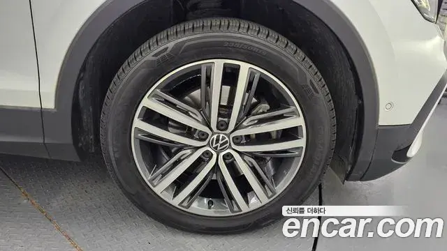 Volkswagen Tiguan Allspace 2022 — ფოტო 13/30
