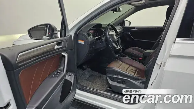 Volkswagen Tiguan Allspace 2022 — ფოტო 25/30