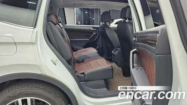 Volkswagen Tiguan Allspace 2022 — ფოტო 27/30