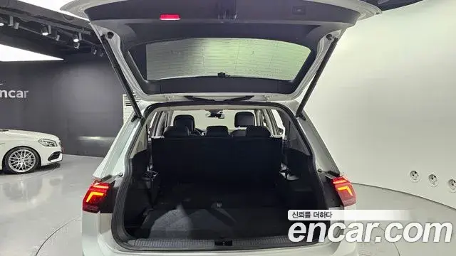 Volkswagen Tiguan Allspace 2022 — ფოტო 12/30