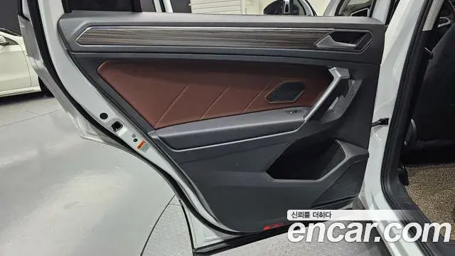 Volkswagen Tiguan Allspace 2022 — ფოტო 18/30